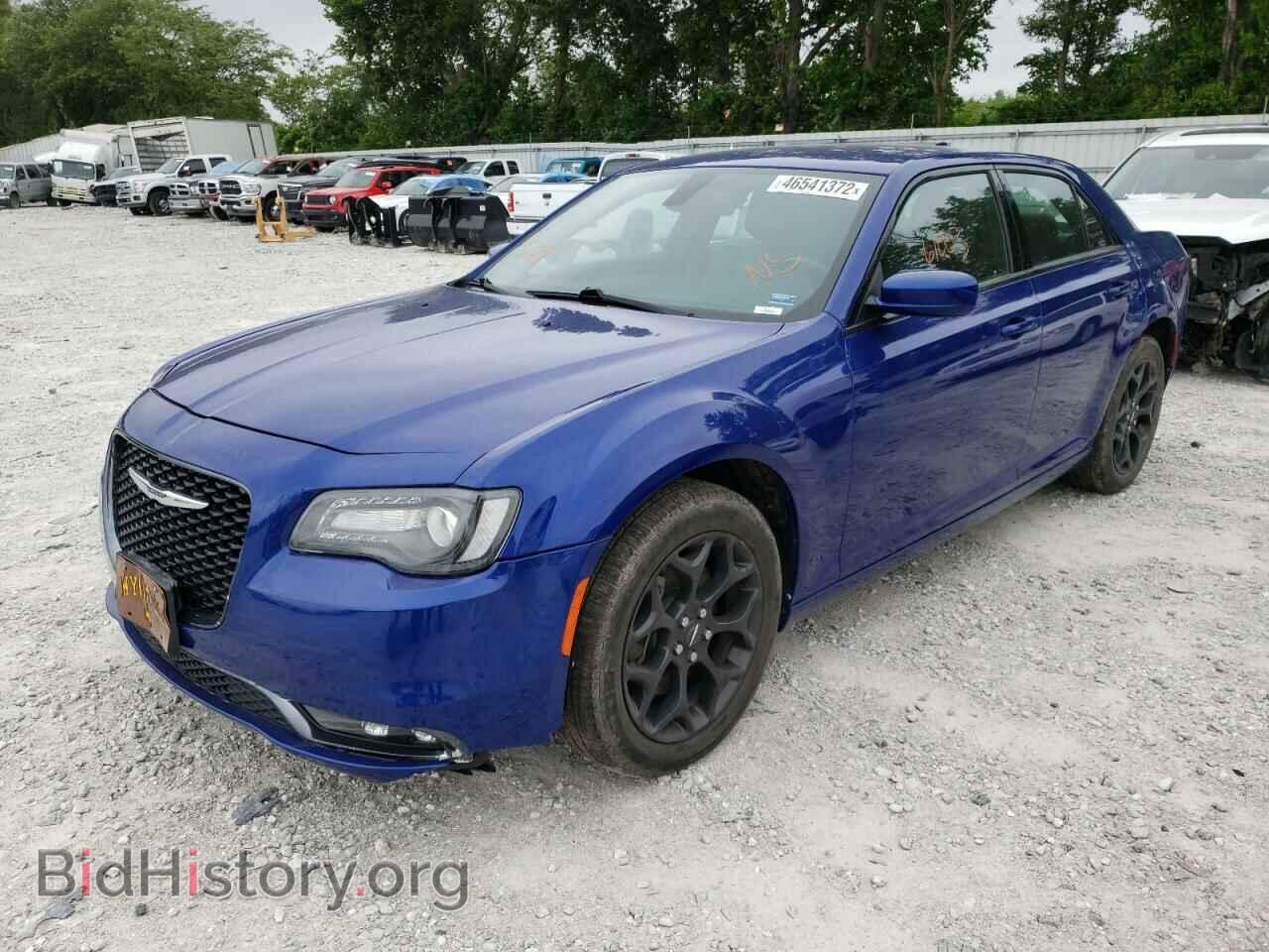 2019 CHRYSLER 300 - VIN: 2C3CCAGG7KH533818 - Фото 2
