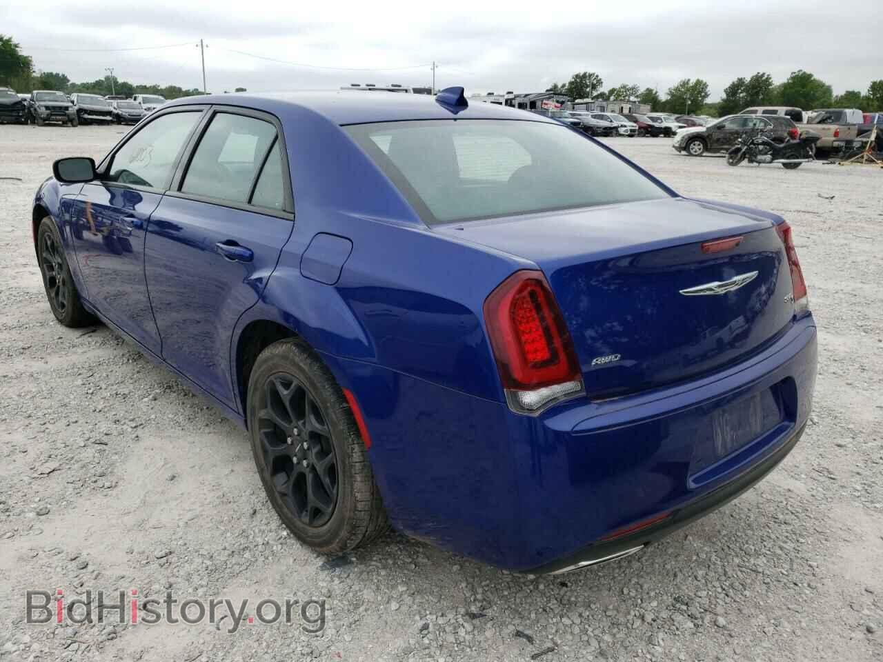 2019 CHRYSLER 300 - VIN: 2C3CCAGG7KH533818 - Фото 3