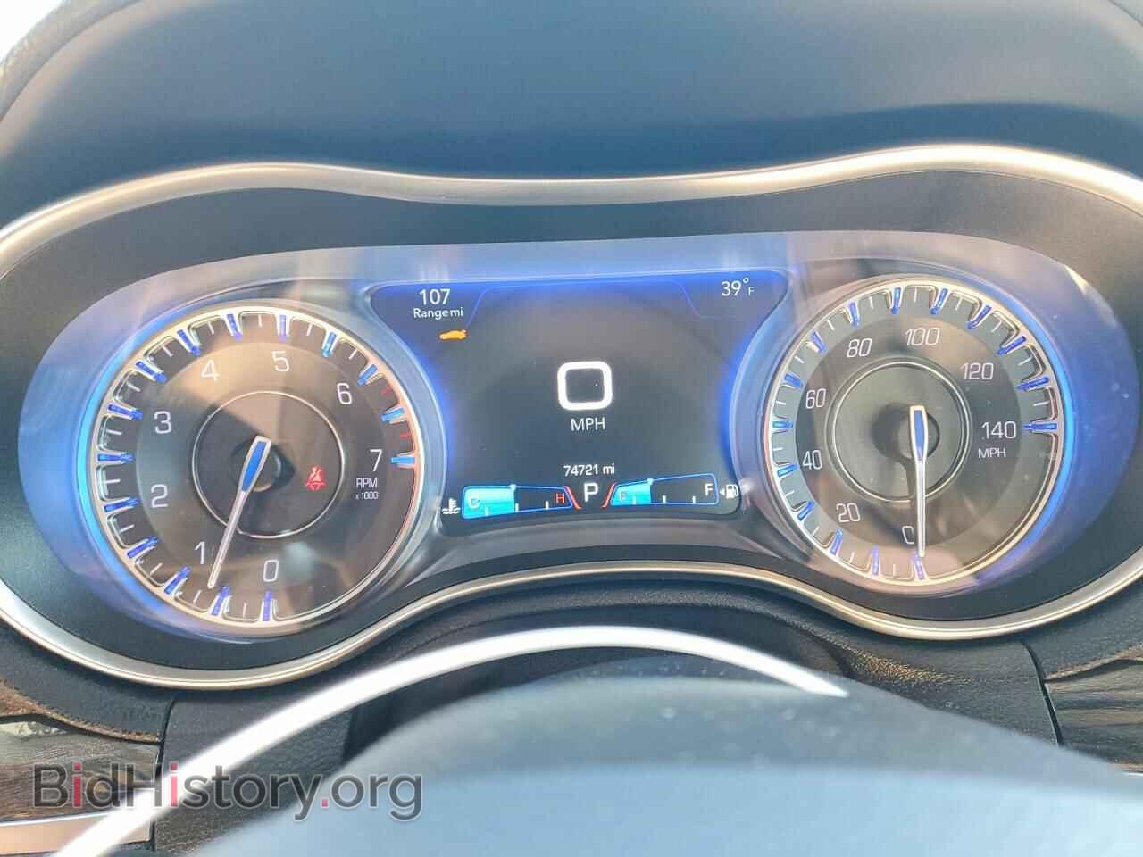 2017 CHRYSLER 300 - VIN: 2C3CCAAG7HH540186 - Фото 9