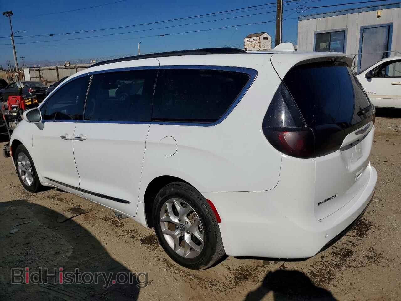 2017 CHRYSLER PACIFICA - VIN: 2C4RC1BG8HR809763 - Фото 2
