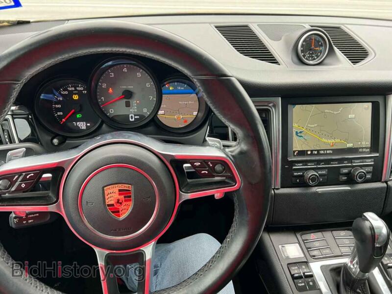 2016 Porsche MACAN (VIN WP1AB2A50GLB47866) — фото 7 из 10