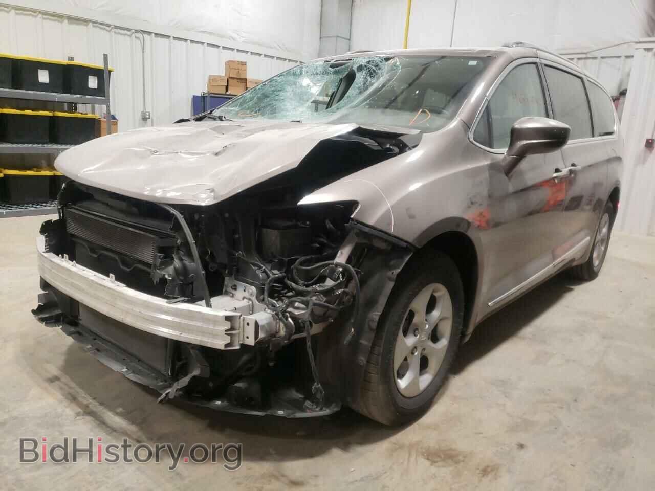 2017 CHRYSLER PACIFICA - VIN: 2C4RC1EG4HR764090 - Photo 2