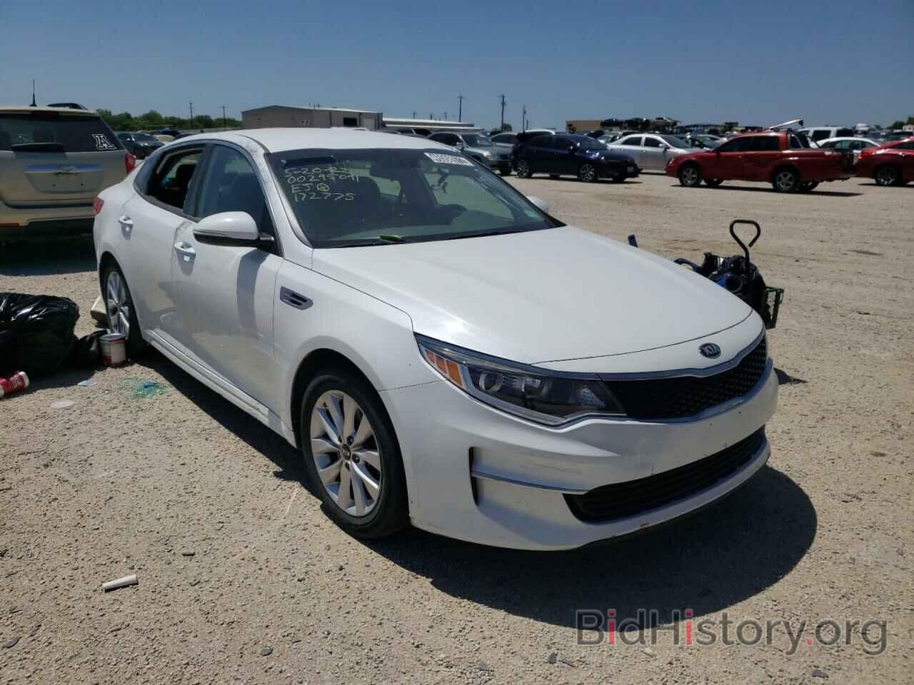 Photo 5XXGT4L3XHG172775 - KIA OPTIMA 2017