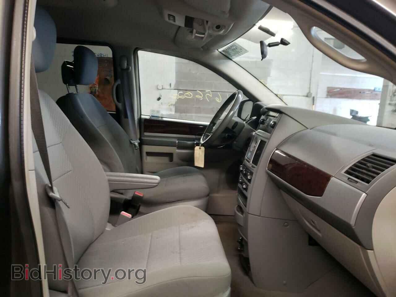 2010 CHRYSLER MINIVAN - VIN: 2A4RR5D18AR448985 - Фото 5