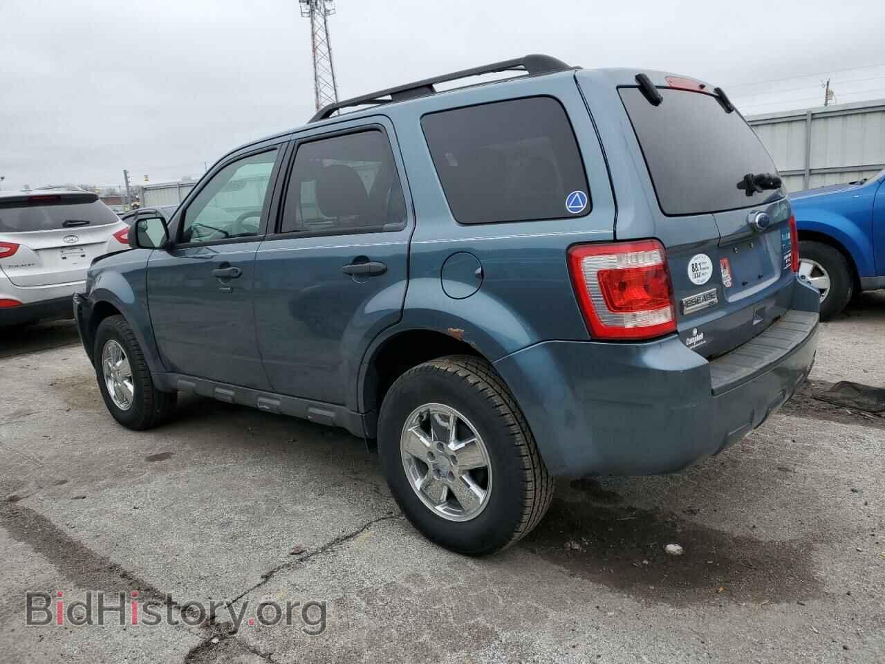 2011 FORD ESCAPE - VIN: 1FMCU0D73BKA26930 - Фото 2