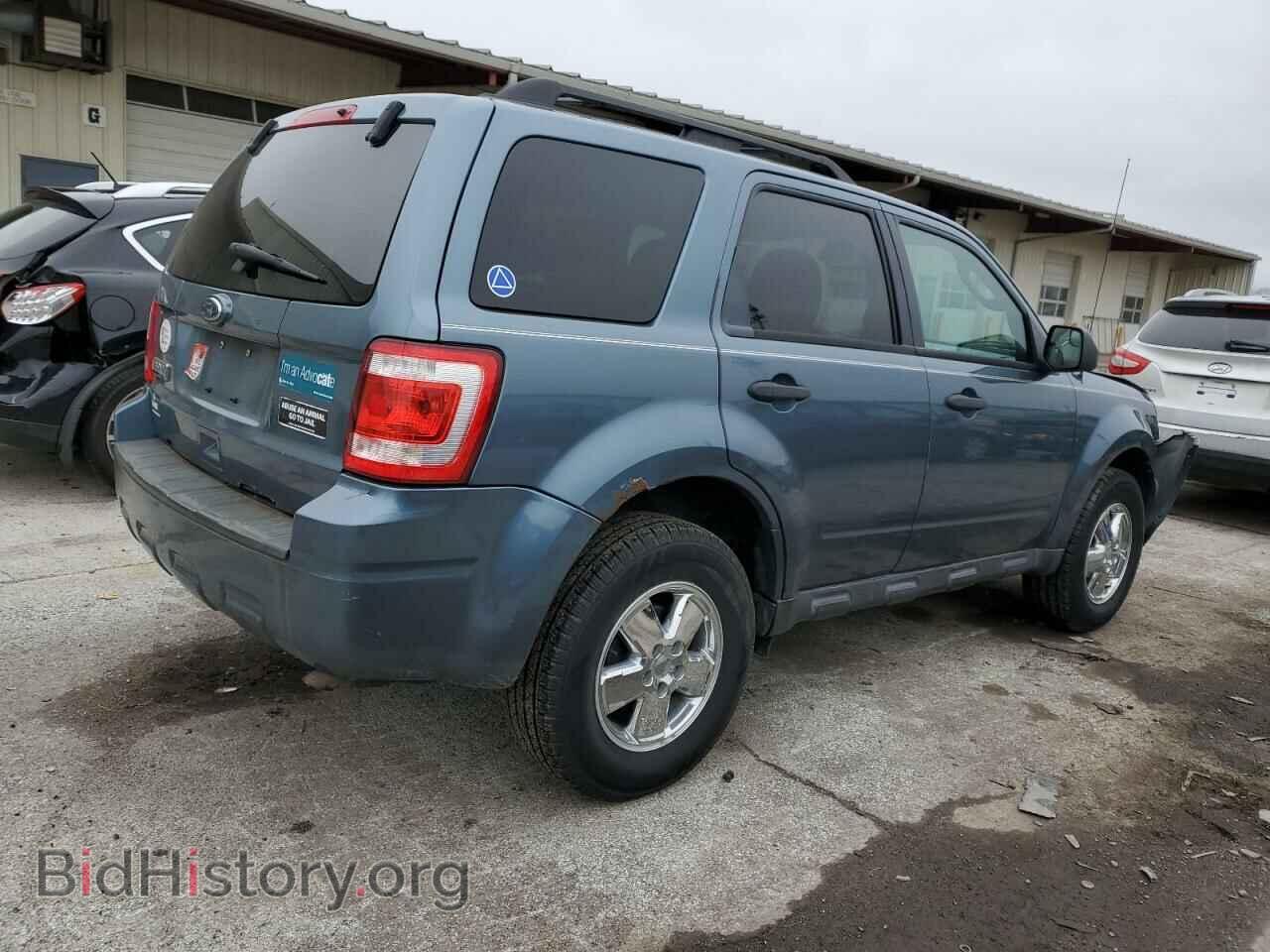 2011 FORD ESCAPE - VIN: 1FMCU0D73BKA26930 - Фото 3