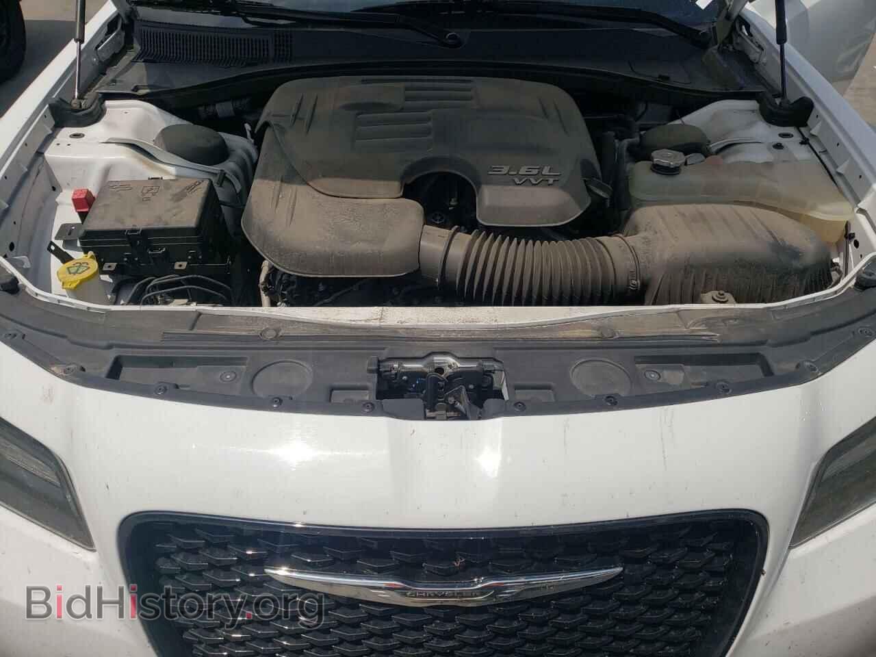 2019 CHRYSLER 300 - VIN: 2C3CCABGXKH618076 - Фото 7