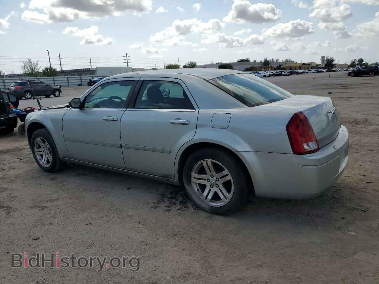 2006 CHRYSLER 300 - VIN: 2C3KA43R36H249280 - Фото 2