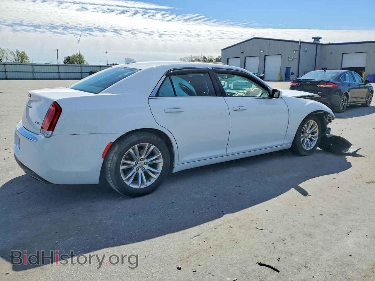 2017 CHRYSLER 300 - VIN: 2C3CCAAG9HH547026 - Фото 3