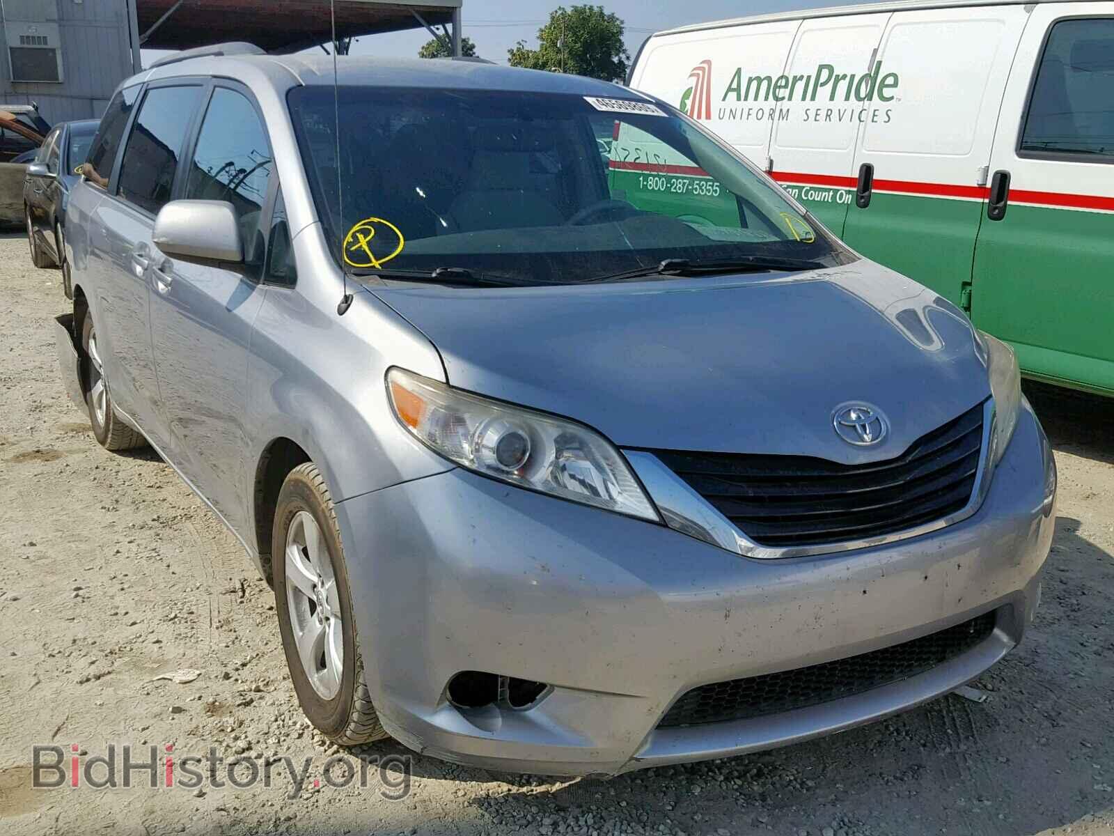 Фотография 5TDKK3DC5BS157015 - TOYOTA SIENNA LE 2011