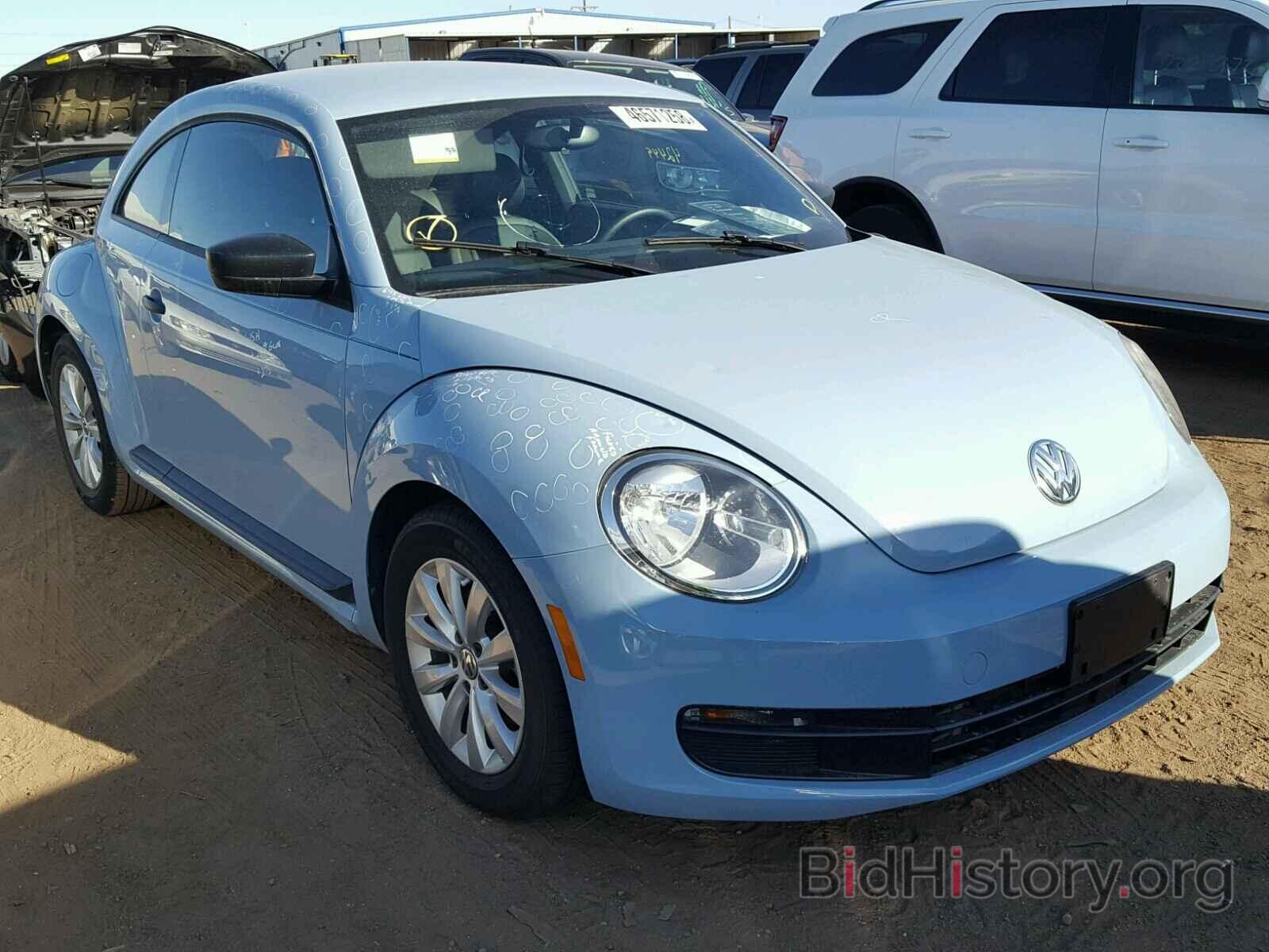 Photo 3VWF17AT7FM651931 - VOLKSWAGEN BEETLE 2015