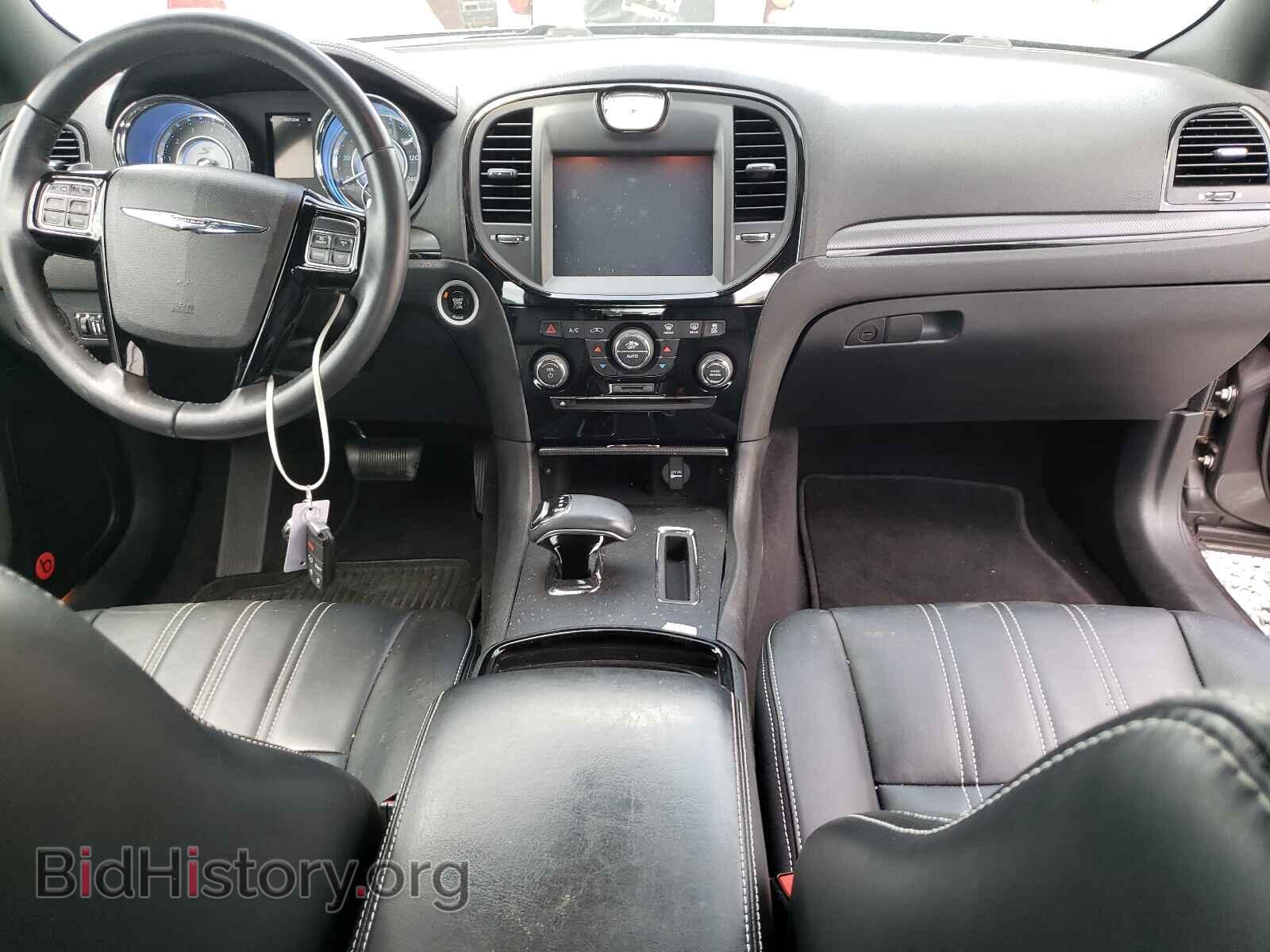2014 CHRYSLER 300 - VIN: 2C3CCABG4EH352381 - Фото 9