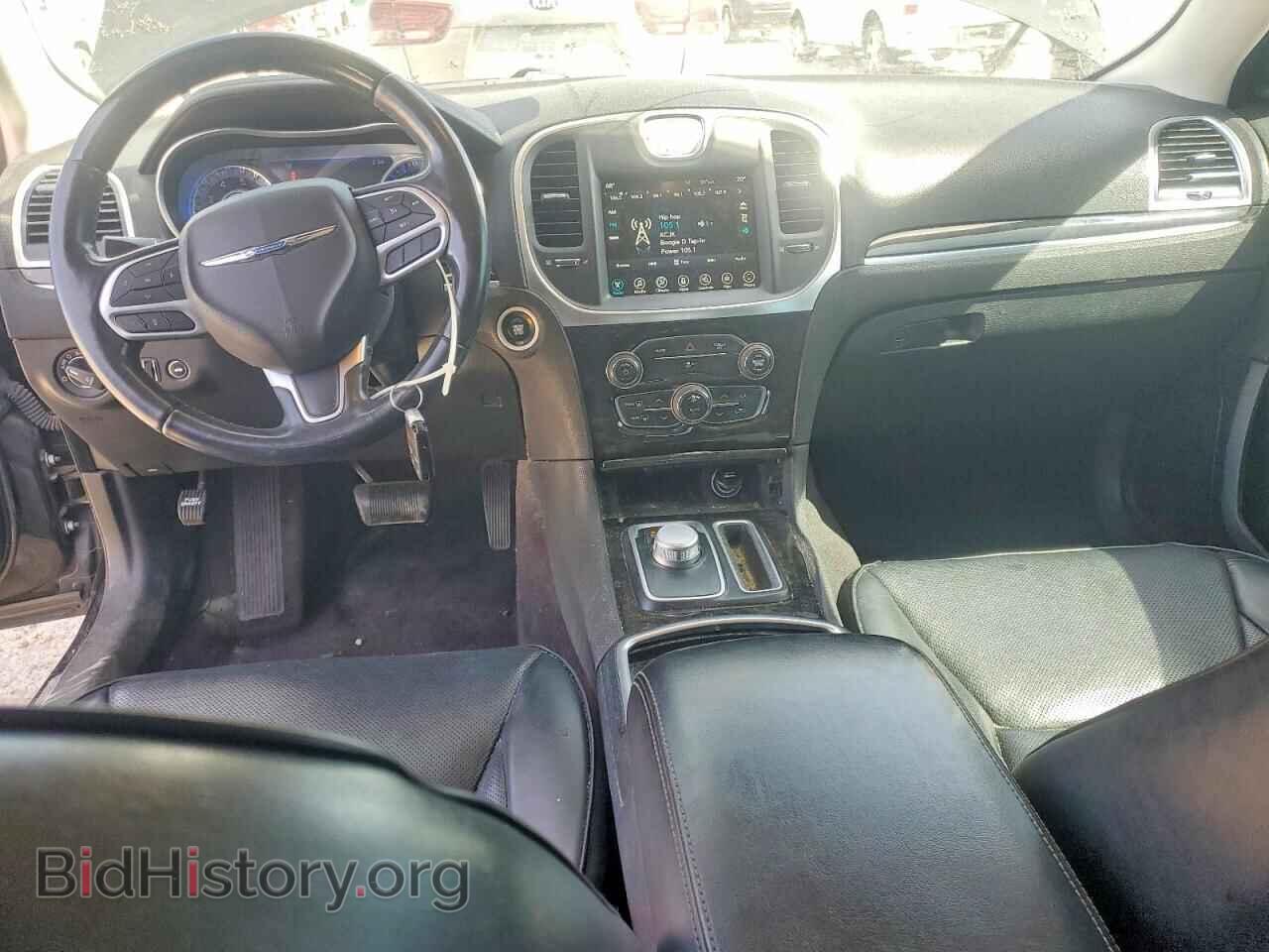 2017 CHRYSLER 300 - VIN: 2C3CCAKG0HH597215 - Фото 8