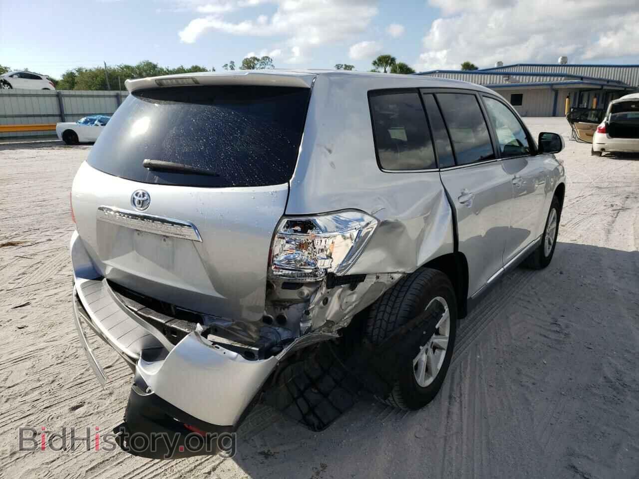 2013 TOYOTA HIGHLANDER - VIN: 5TDBK3EH8DS265884 - Фото 4