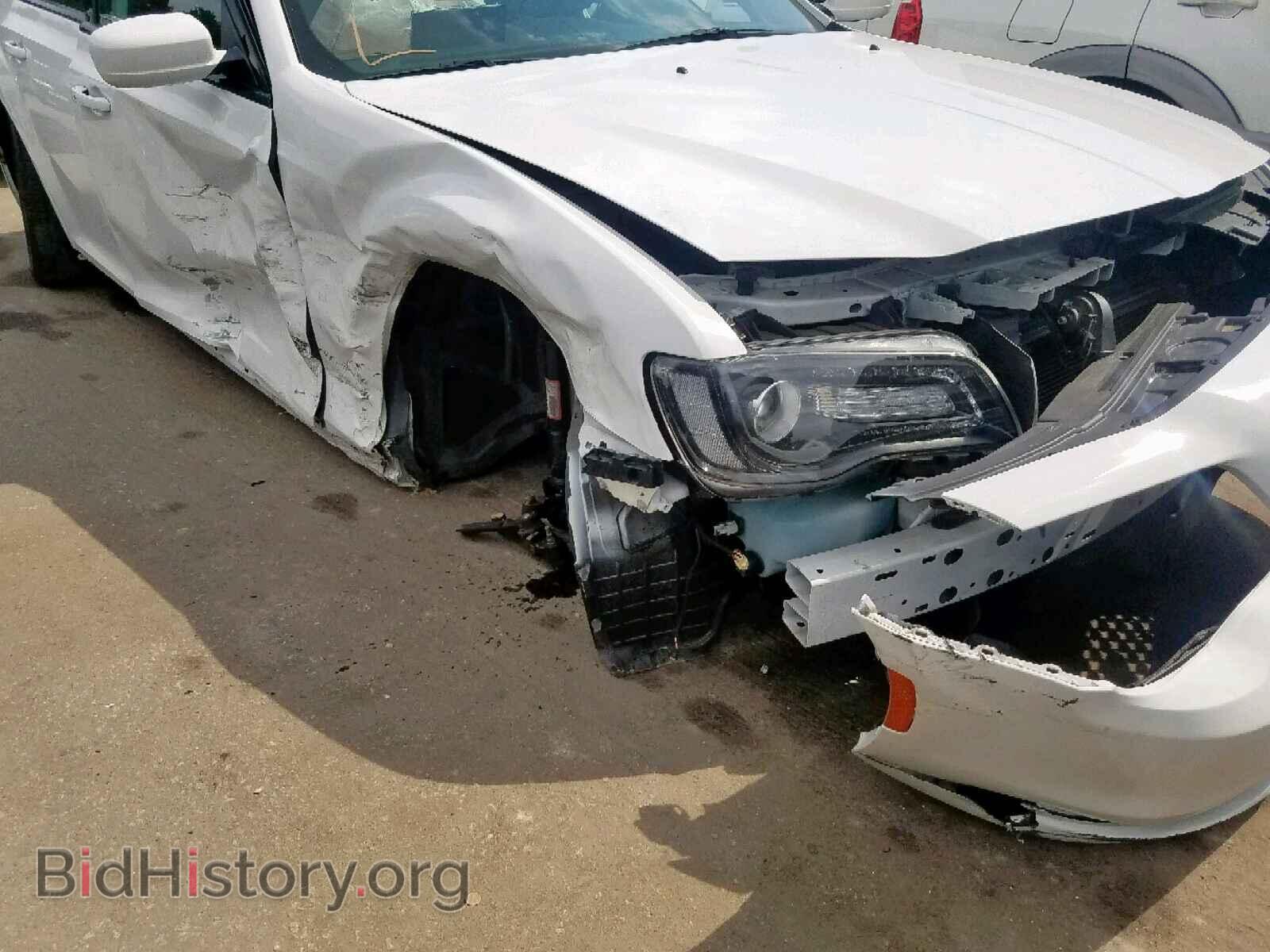 2015 CHRYSLER 300 - VIN: 2C3CCABT7FH872461 - Фото 9
