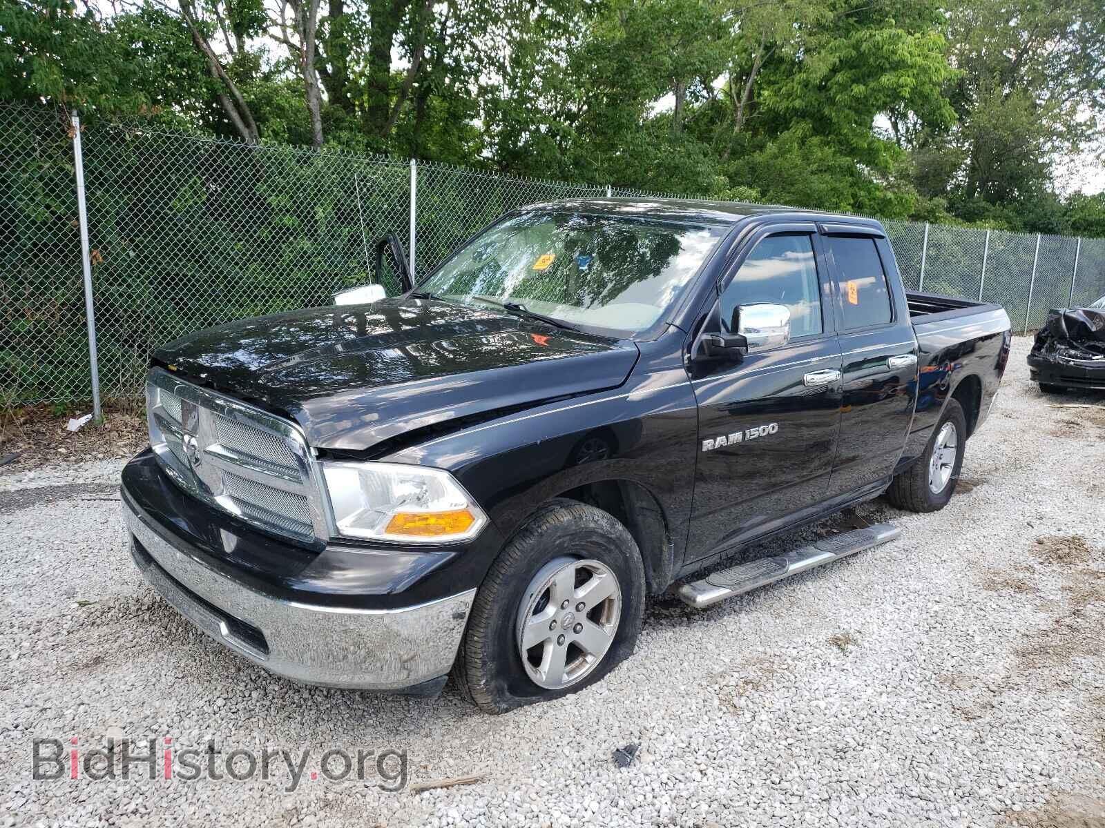 2011 DODGE RAM 1500 - VIN: 1D7RV1GP0BS588223 - Фото 2
