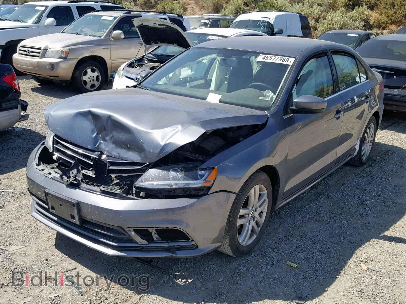 2017 VOLKSWAGEN JETTA - VIN: 3VW2B7AJ2HM352862 - Photo 2