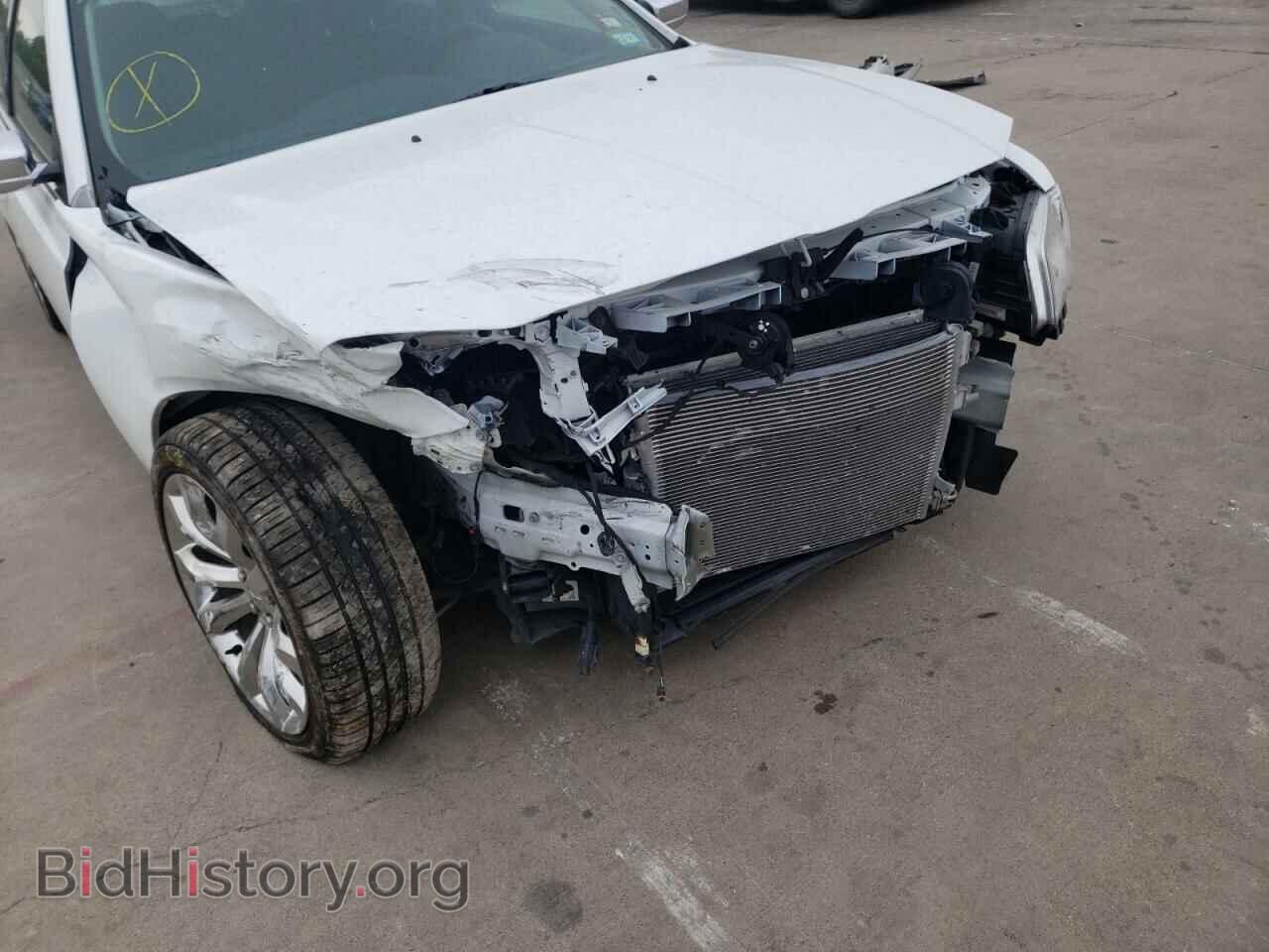 2019 CHRYSLER 300 - VIN: 2C3CCAAG1KH648374 - Фото 9