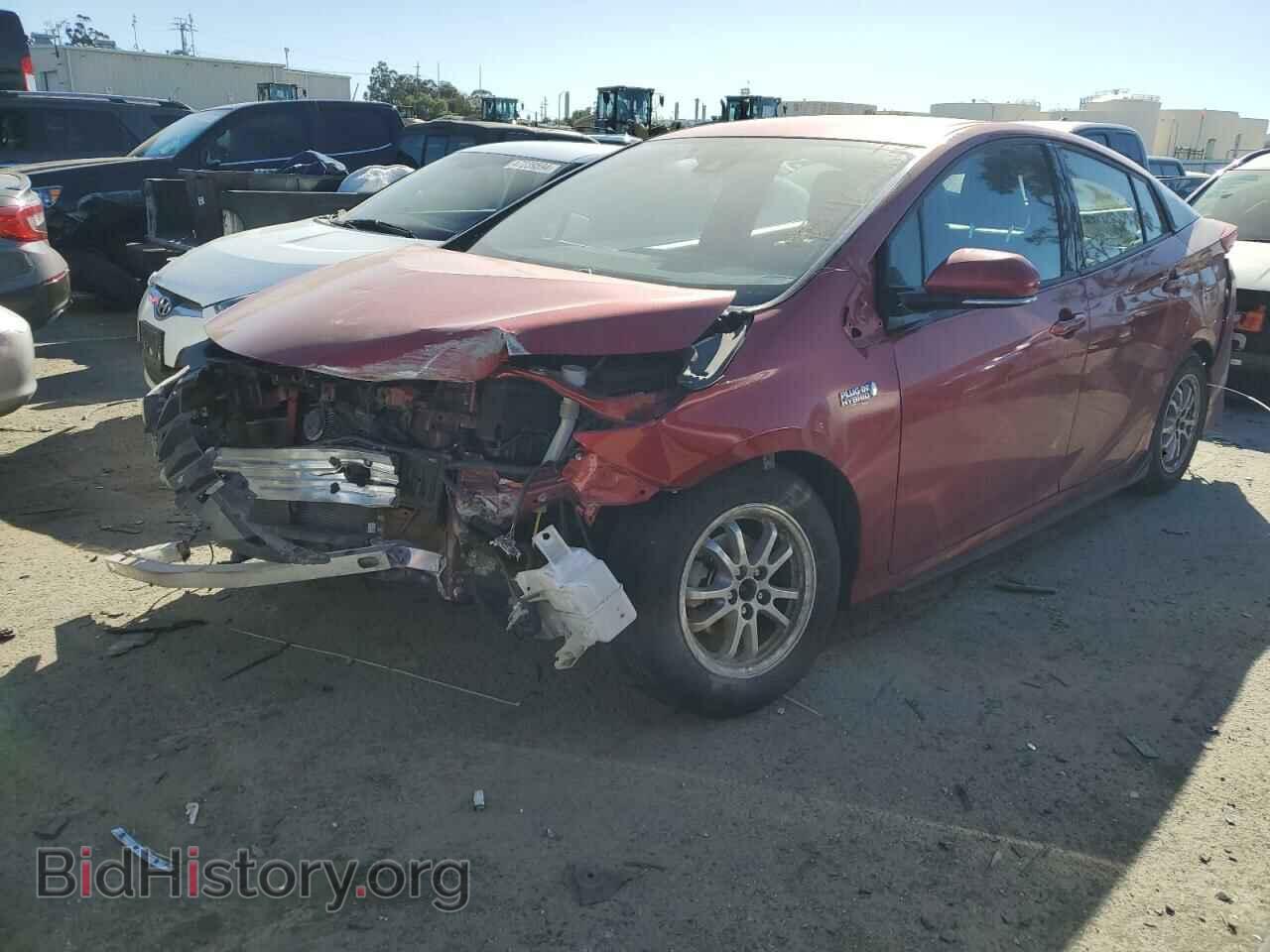 Photo JTDKARFP1H3000646 - TOYOTA PRIUS 2017