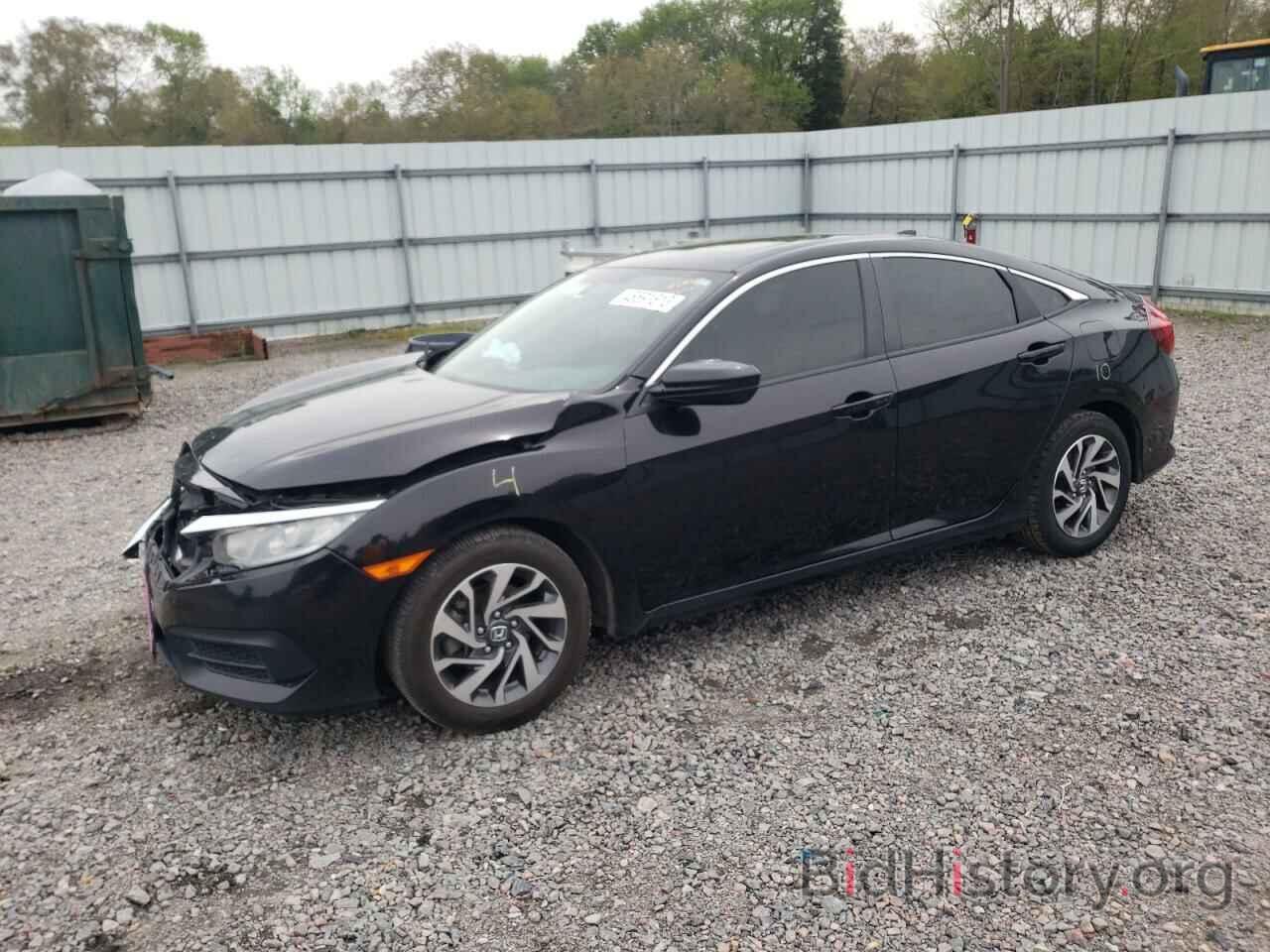 Photo 19XFC2F74JE030564 - HONDA CIVIC 2018