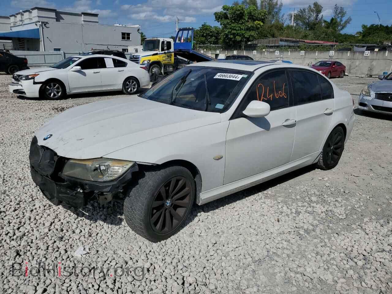Photo WBAPH7C51BE677083 - BMW 3 SERIES 2011