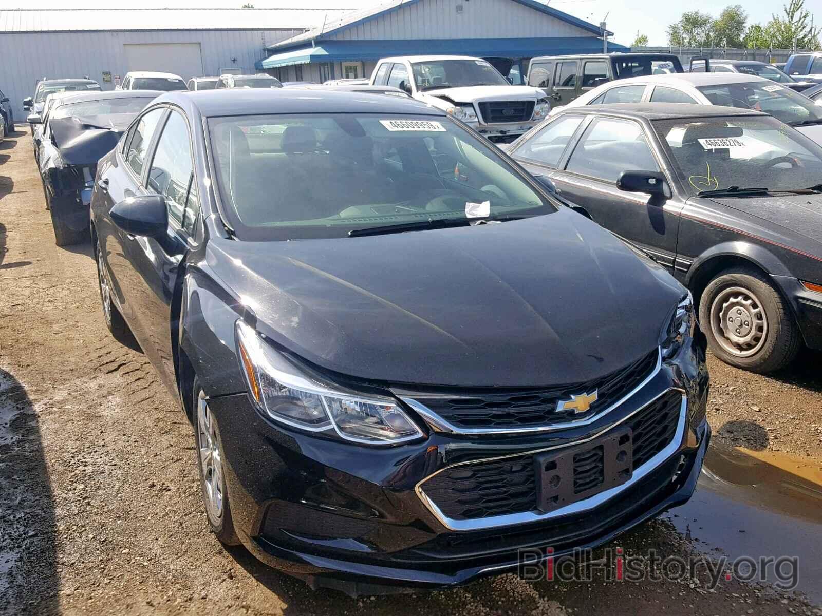 Photo 1G1BC5SM2J7190236 - CHEVROLET CRUZE 2018