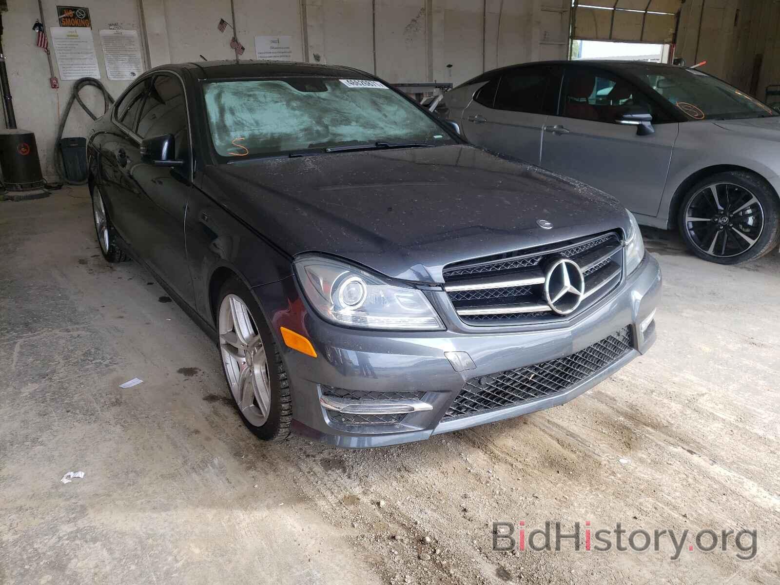 Photo WDDGJ4HB8EG288279 - MERCEDES-BENZ C-CLASS 2014