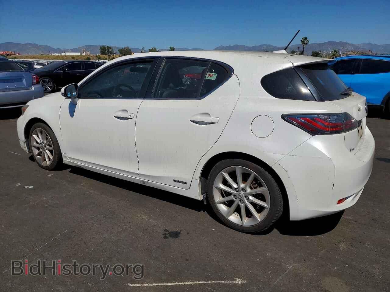 2011 LEXUS CT 200 - VIN: JTHKD5BH2B2017658 - Photo 2