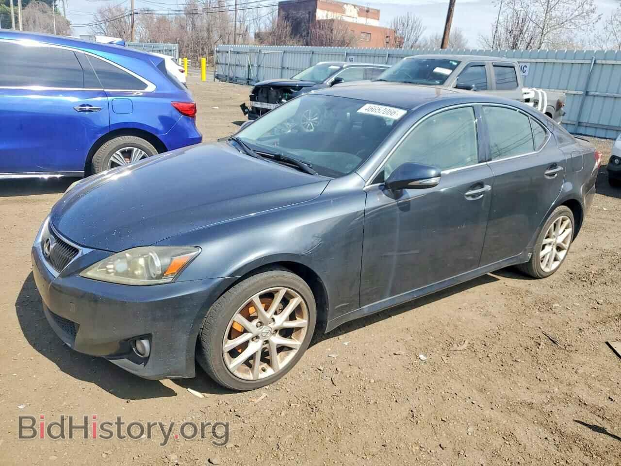Photo JTHCF5C28B5047352 - LEXUS IS 2011