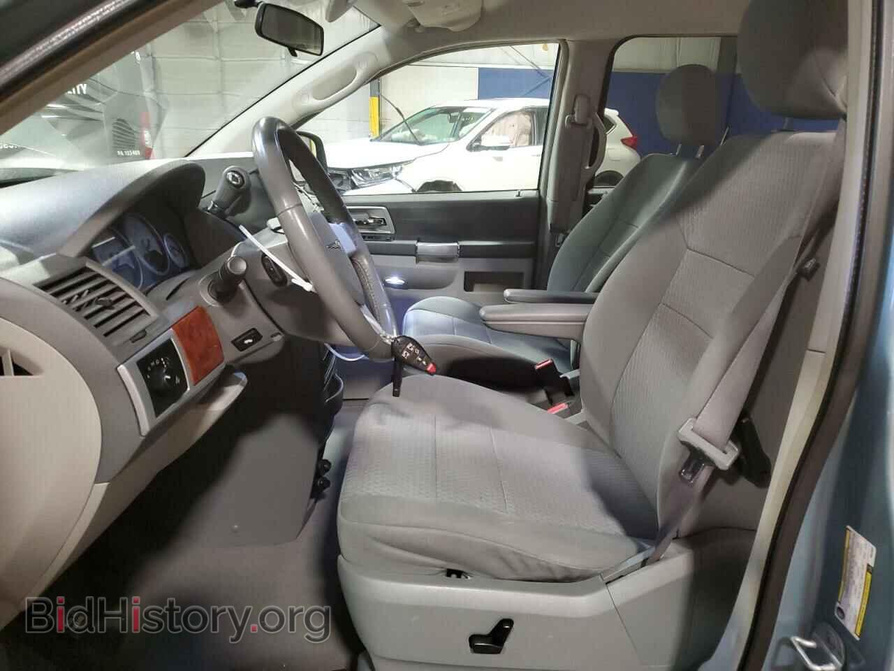 2008 CHRYSLER MINIVAN - VIN: 2A8HR54PX8R828807 - Фото 7
