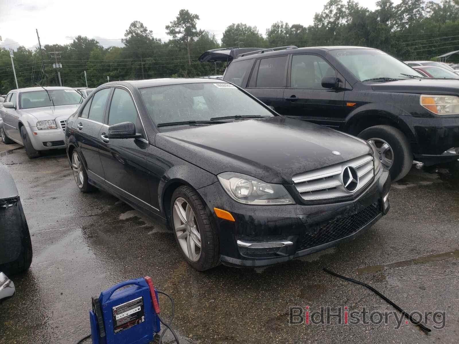 Photo WDDGF4HB8DR290621 - MERCEDES-BENZ C-CLASS 2013