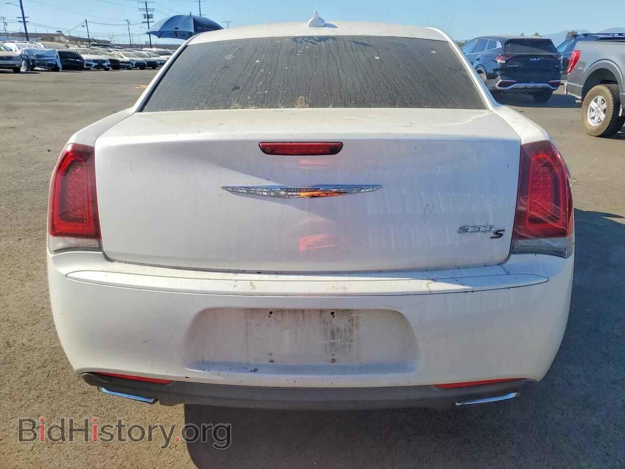 2016 CHRYSLER 300 - VIN: 2C3CCABG2GH167703 - Фото 6