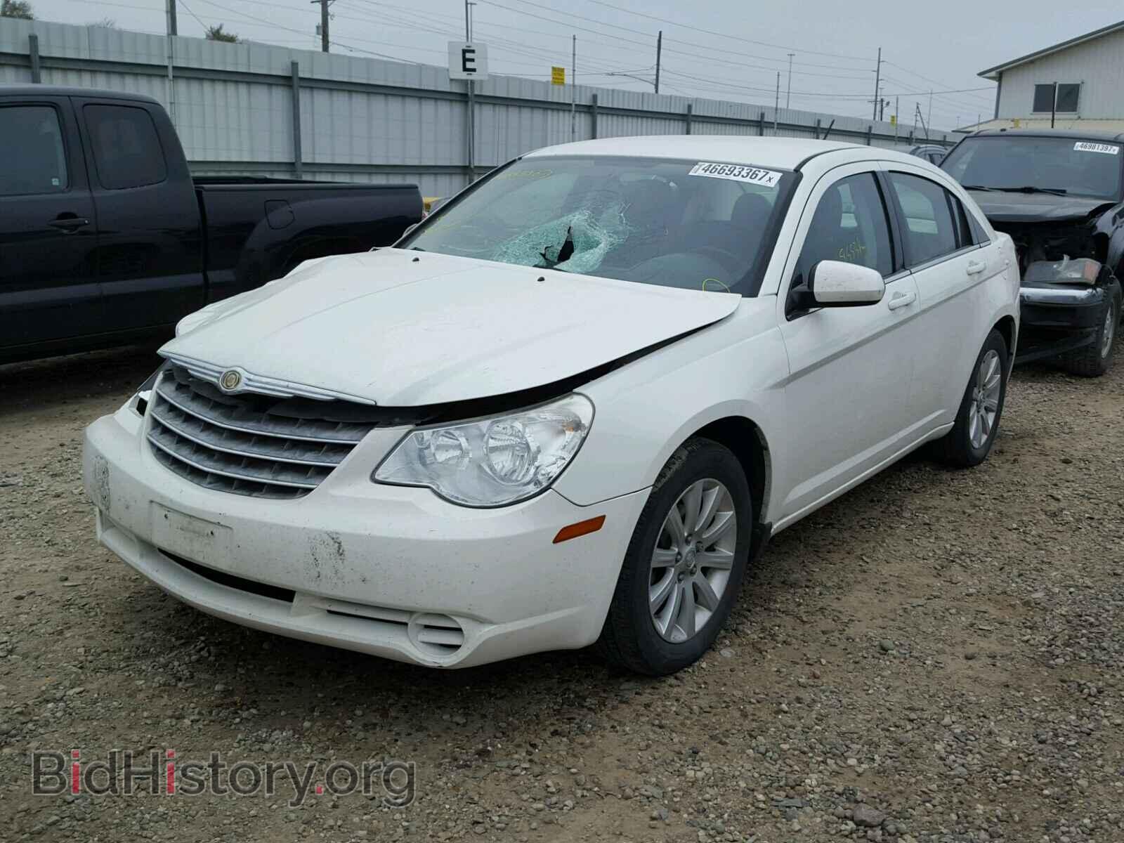 2010 CHRYSLER SEBRING - VIN: 1C3CC5FB6AN116824 - Фото 2