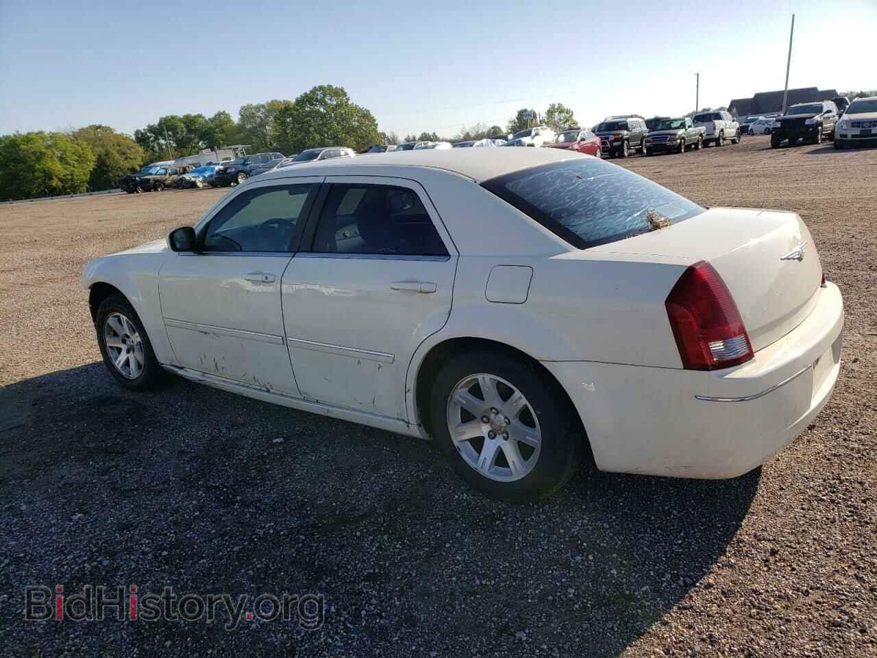 2006 CHRYSLER 300 - VIN: 2C3KA53GX6H257252 - Photo 2