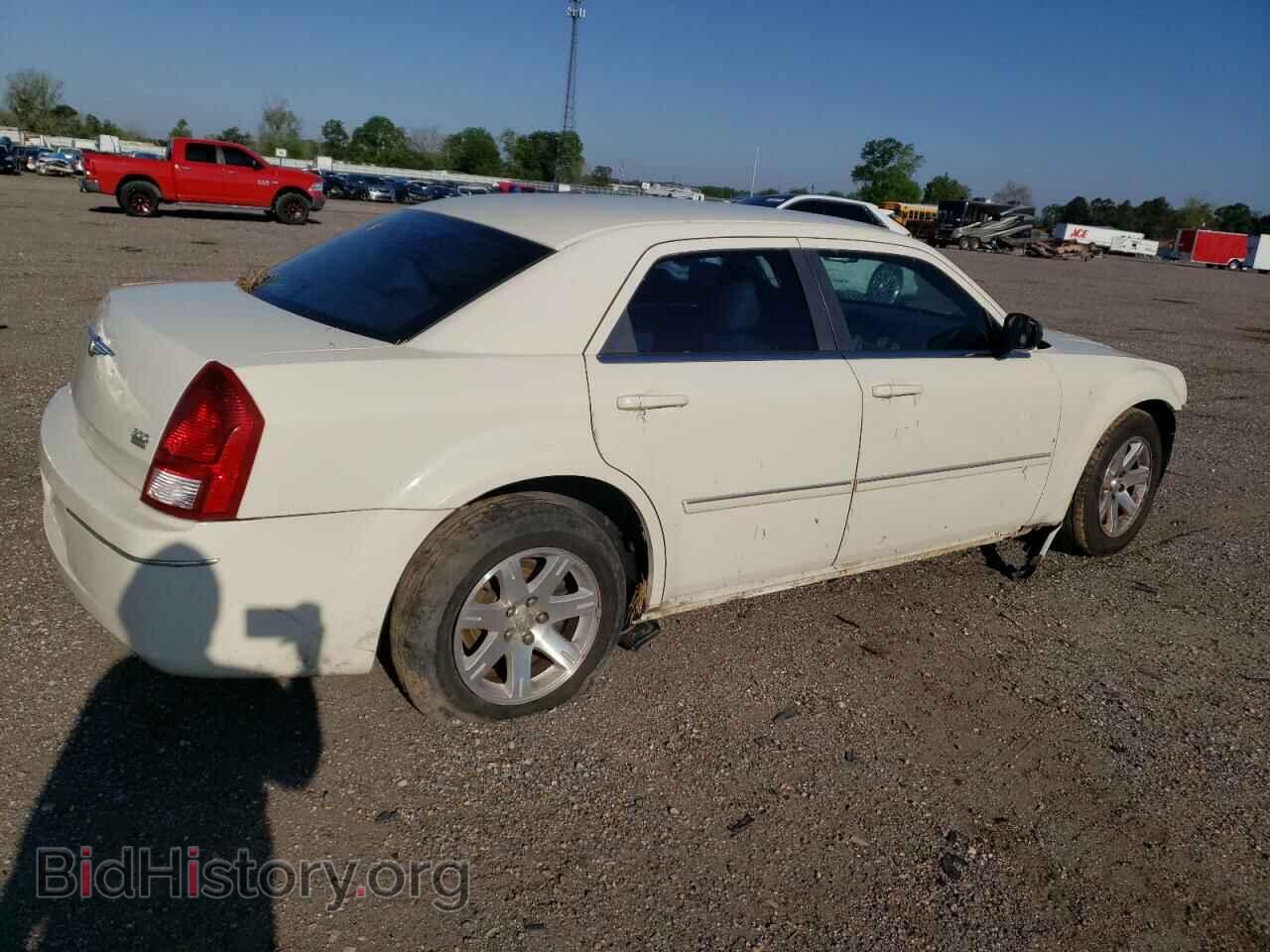 2006 CHRYSLER 300 - VIN: 2C3KA53GX6H257252 - Photo 3