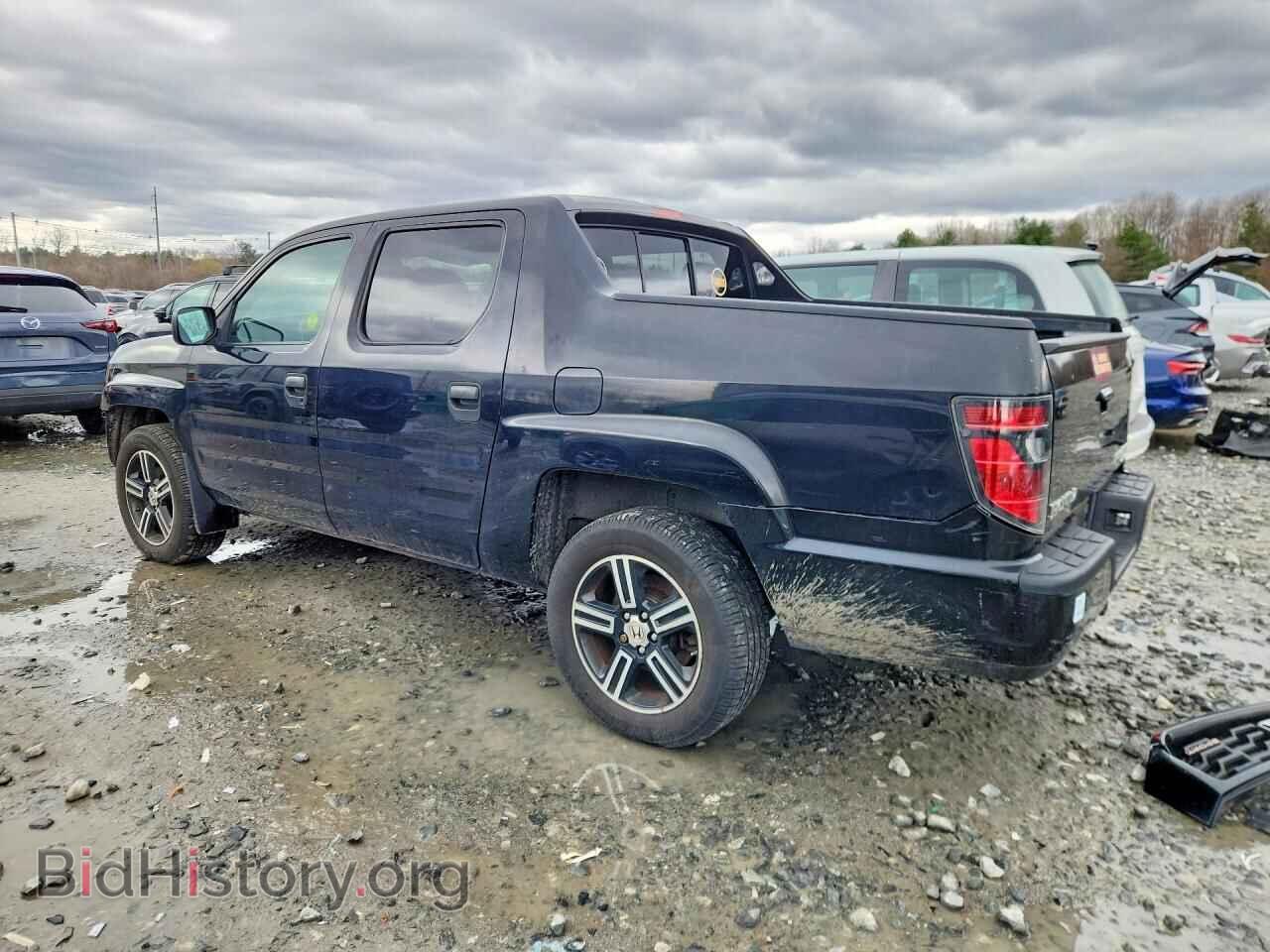 2013 HONDA RIDGELINE - VIN: 5FPYK1F79DB008068 - Фото 2