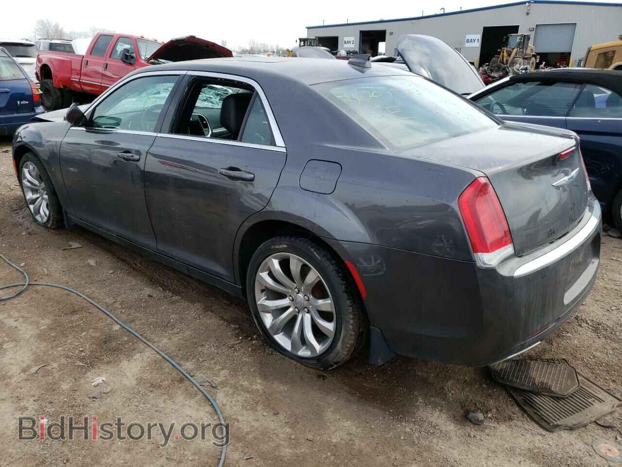 2017 CHRYSLER 300 - VIN: 2C3CCAAG0HH646849 - Фото 2