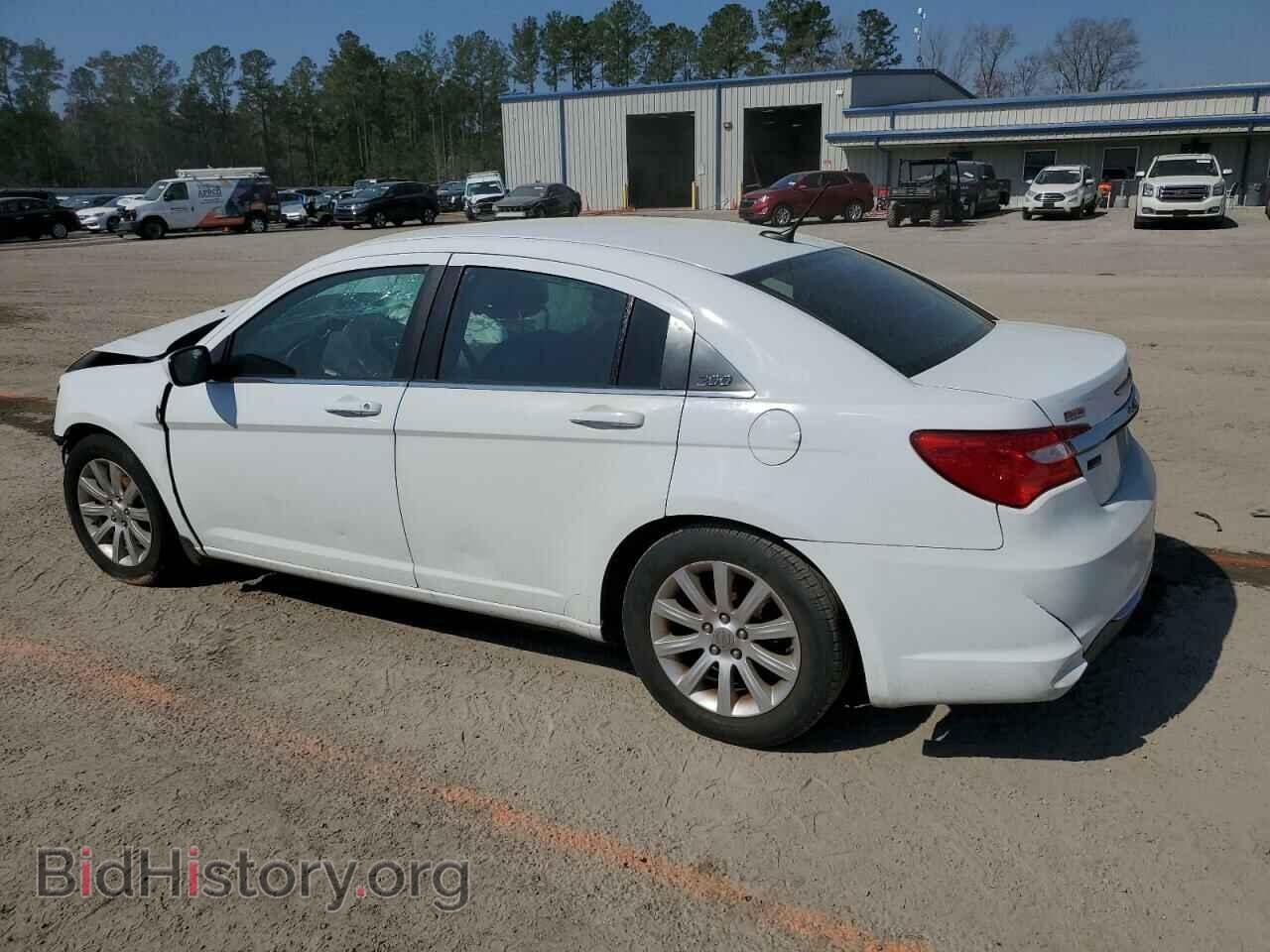 2013 CHRYSLER 200 - VIN: 1C3CCBBG9DN527512 - Фото 2