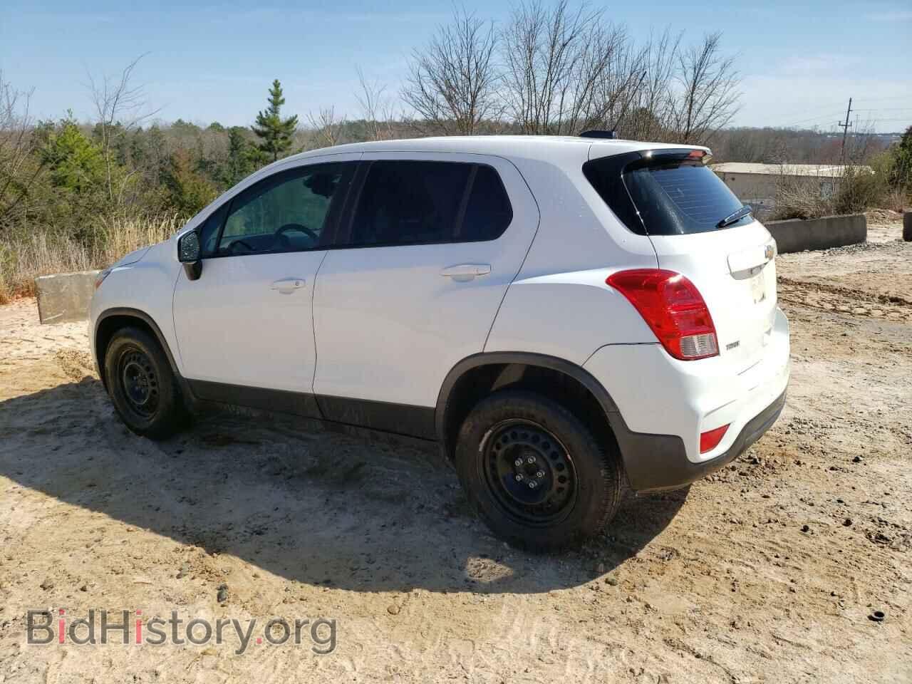 2017 CHEVROLET TRAX - VIN: 3GNCJKSB1HL285690 - Фото 2