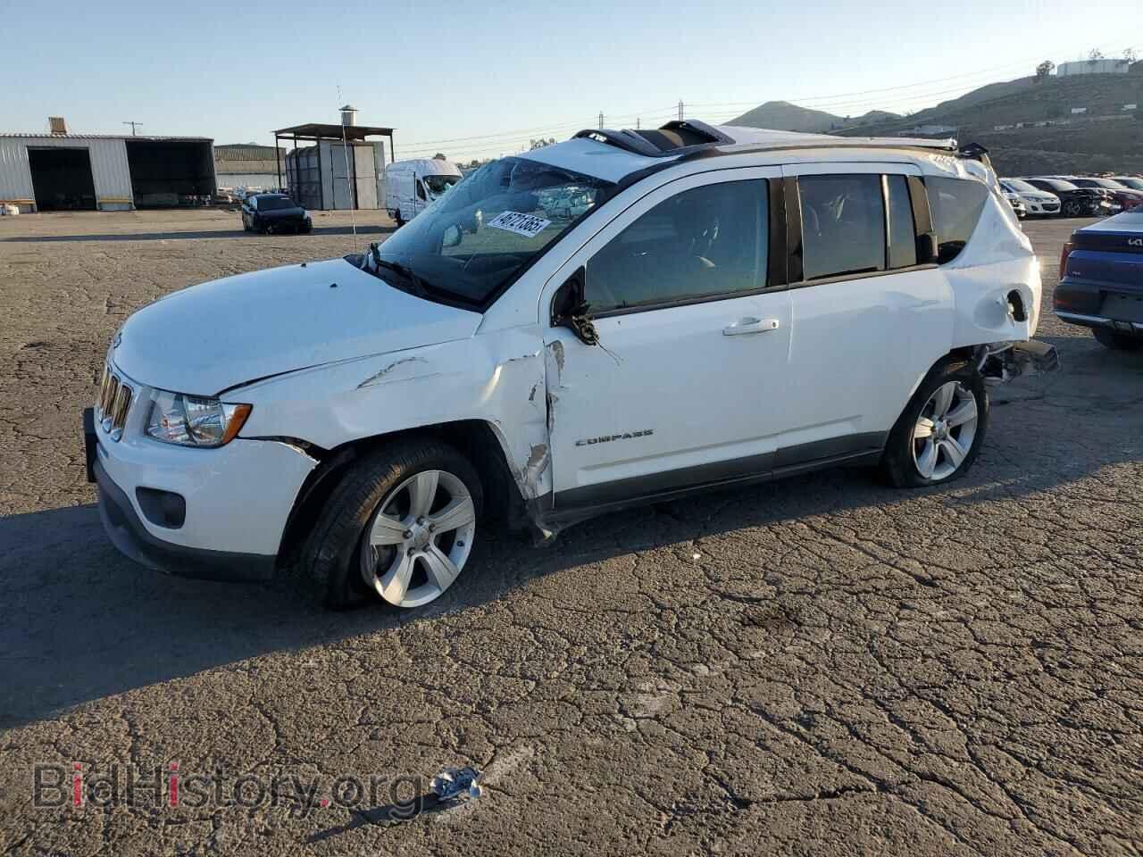 Photo 1J4NT1FB7BD236694 - JEEP COMPASS 2011