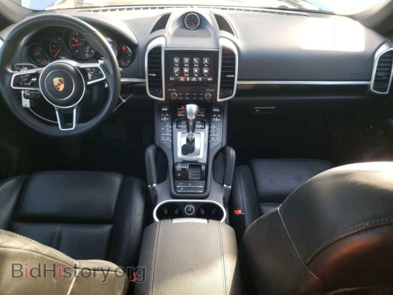 2018 Porsche CAYENNE (VIN WP1AA2A2XJKA04848) — photo 8 of 13