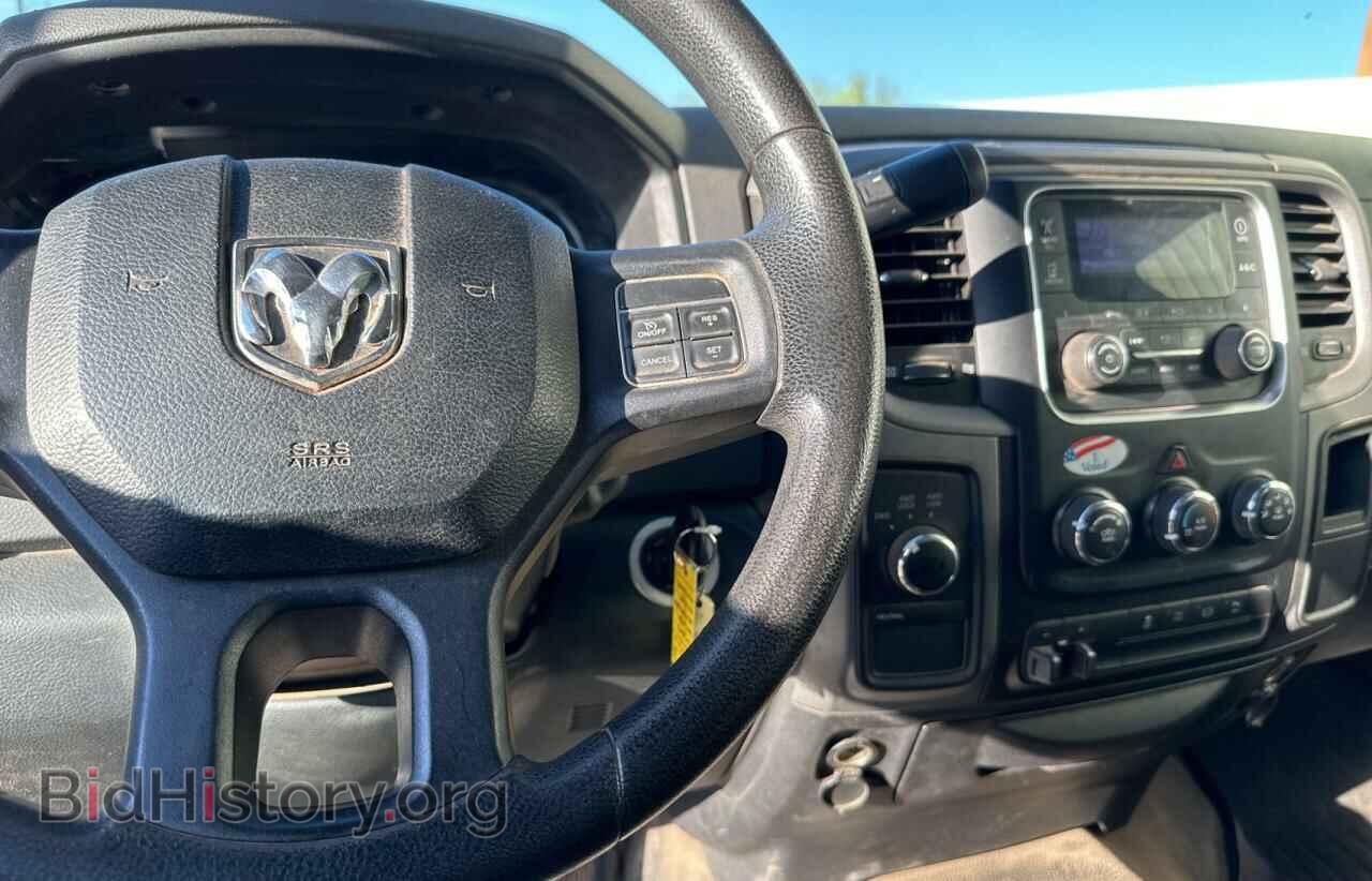 2015 RAM All Models - VIN: 3C6UR5HL4FG607100 - Photo 9