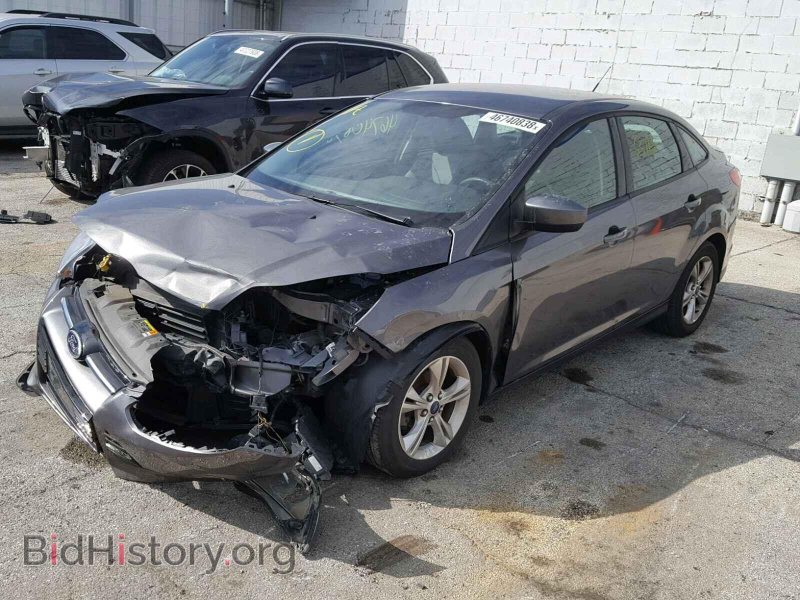 2012 Ford FOCUS (VIN 1FAHP3F23CL463221) — фото 2 из 10
