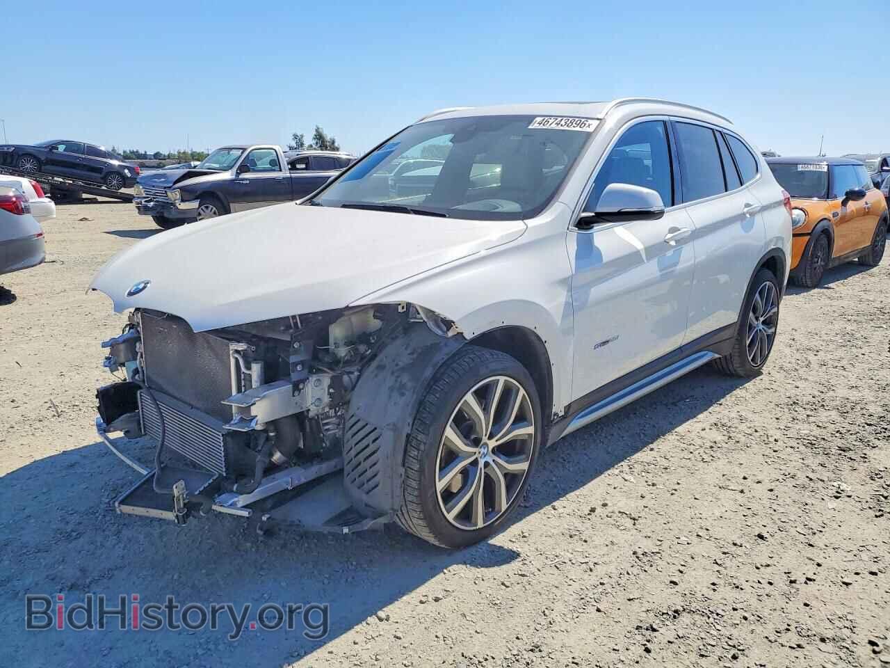 Фотография WBXHU7C30H5D71654 - BMW X1 2017