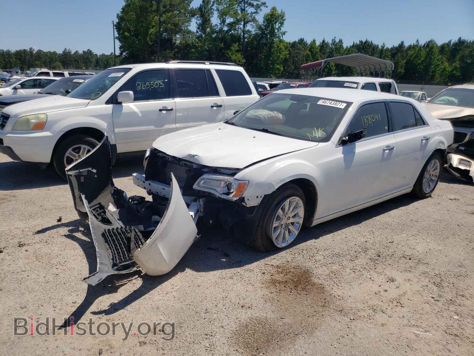 2013 CHRYSLER 300 - VIN: 2C3CCAET3DH661766 - Фото 2