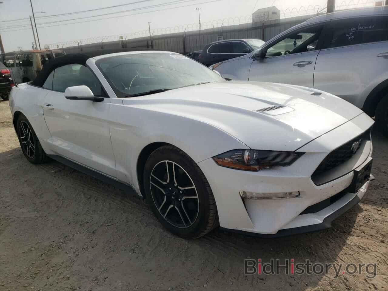 Photo 1FATP8UHXL5112129 - FORD MUSTANG 2020