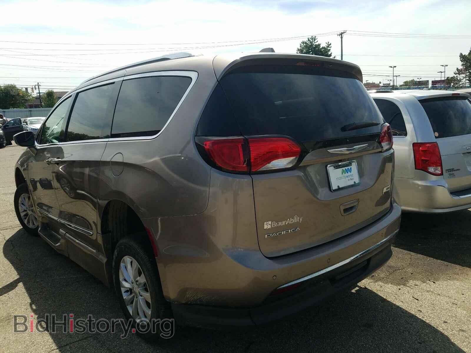 2018 CHRYSLER PACIFICA - VIN: 2C4RC1BG6JR305802 - Фото 3