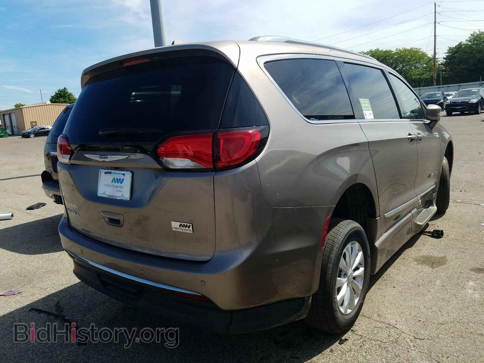 2018 CHRYSLER PACIFICA - VIN: 2C4RC1BG6JR305802 - Фото 4