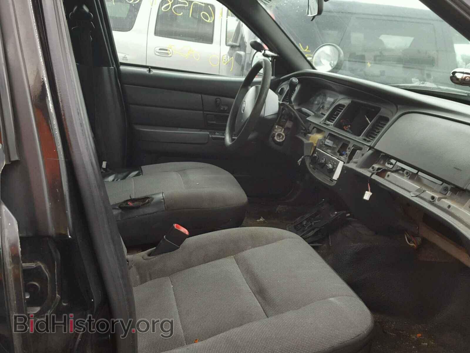 2011 FORD CROWN VIC - VIN: 2FABP7BV2BX136520 - Фото 5