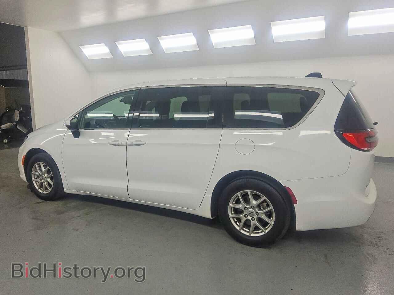2023 CHRYSLER PACIFICA - VIN: 2C4RC1BG7PR511008 - Photo 2